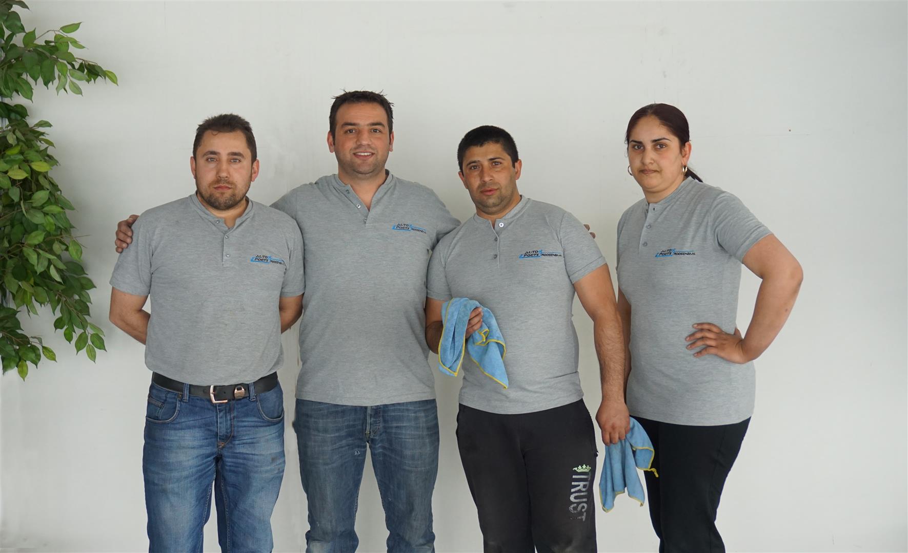 Het team van Autopoets Roosendaal